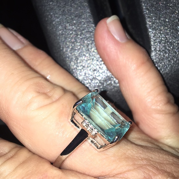 Aquamarine Ring - Picture 4 of 7